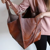 Sac à main hobo marron grande capacité, vue de côté et détails