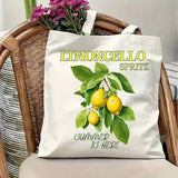 Vue d'ensemble de plusieurs sacs en toile avec motifs citrons variés