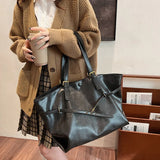 Détail du design et des ornements du sac fourre-tout rétro