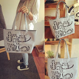 Collage de trois photos montrant le sac fourre-tout en toile imprimé chats sous différents angles et portés, mettant en valeur son design.