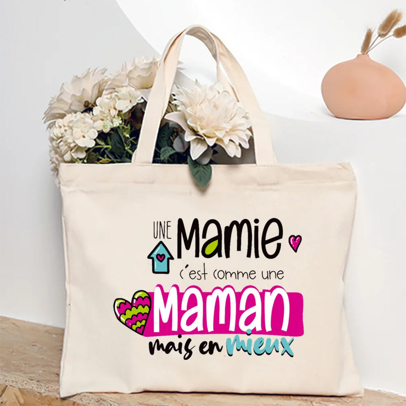 Sac fourre-tout en toile beige avec le message 'Une Mamie c'est comme une maman mais en mieux'